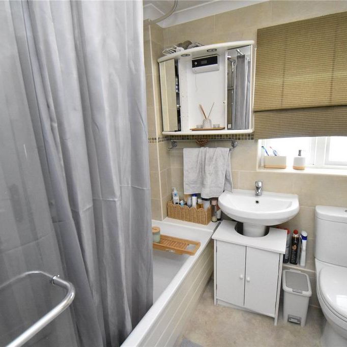 3 bedroom semi-detached house to rent - Photo 1