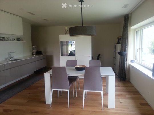 befristete Möblierte 2.5-Zimmer-Wohnung mit Balkon in Jona - Foto 1