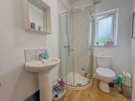 1 bedroom in a house share to rent - Photo 1