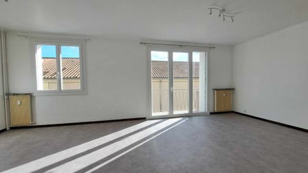 Location Appartement 3 pièces 71m² NIMES 30900 - Photo 3