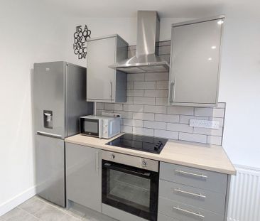 3 bedroom terraced house to rent - Photo 1