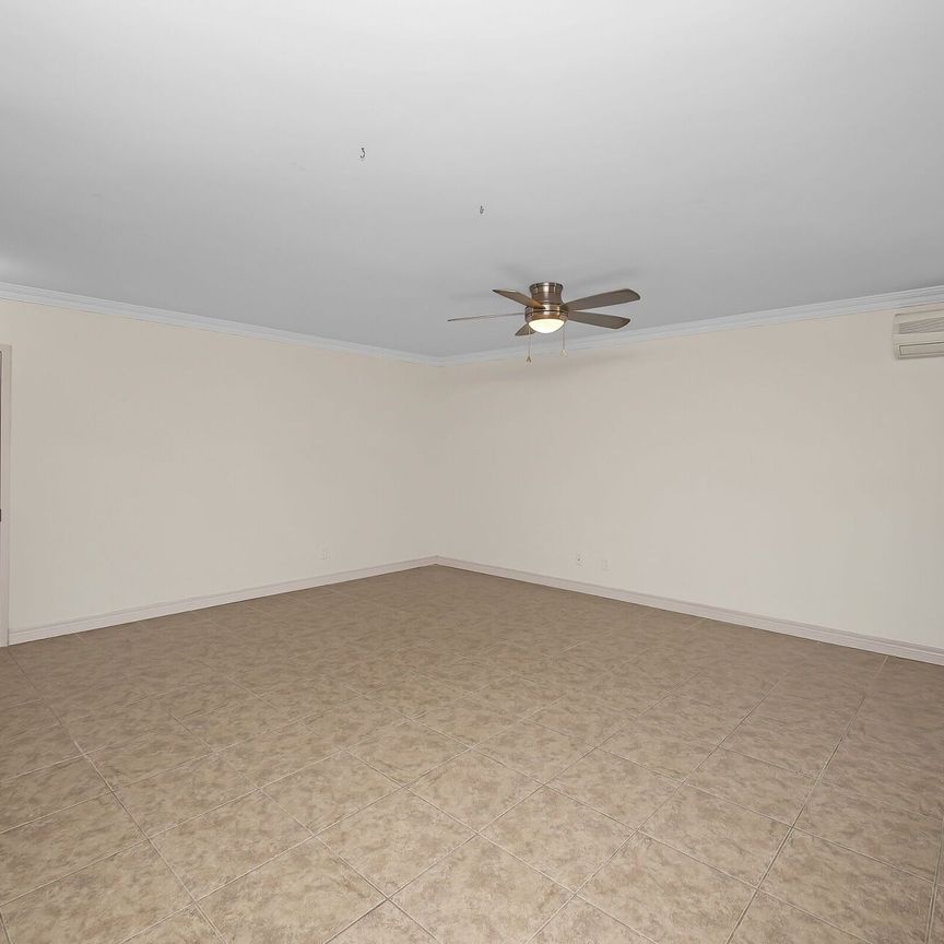 For Lease - 1212 Fennell Avenue Unit# 303, Hamilton, Ontario - Photo 1