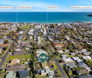 Coastal Charm – Walking distance to the Beach! - Photo 3