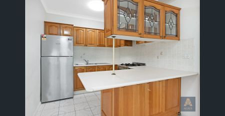 All utilities included in rent! - Photo 2