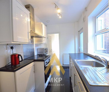 4 bedroom terraced house to rent - Photo 5