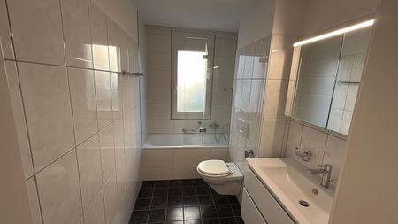 Parterrewohnung mit grossem Sitzplatz an ruhiger Lage - Photo 3