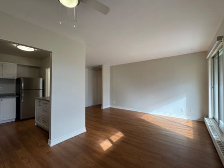 For Lease - 5611 Valley Way Unit# 319, Niagara Falls, Ontario - Photo 5