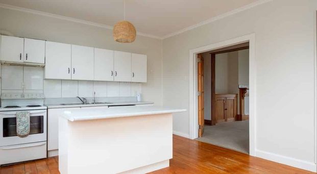 Sunny Seddon Living, 3 Bedrooms and Sleepout - Photo 1