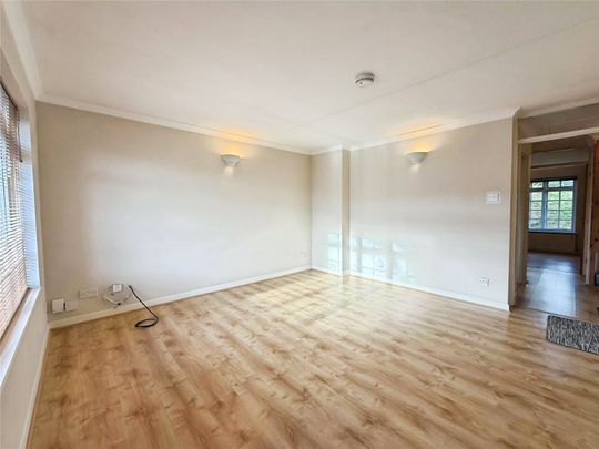 Middle Hill, Egham, Surrey, TW20 0JQ - Photo 1