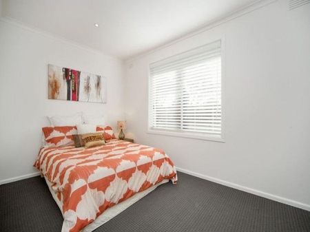 1/68 Swan Walk, Chelsea VIC 3196 - Photo 2