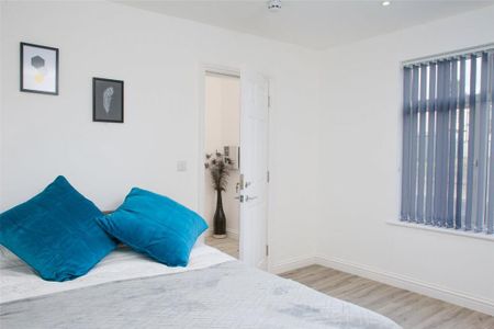 6 bedroom semi-detached house to rent - Photo 2