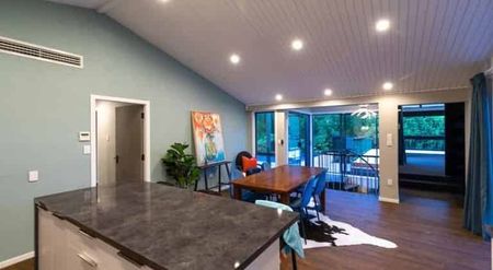 Avonhead, 5 bedrooms - Photo 3