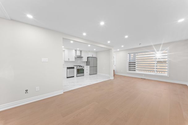 For Lease - 111 Verobeach Boulevard, Toronto, Ontario - Photo 1