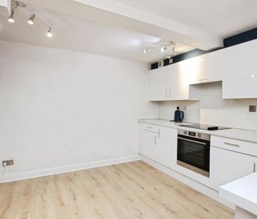 Located on Vanbrugh Lane, Stoke Park, is this spacious three bedroo... - Photo 6