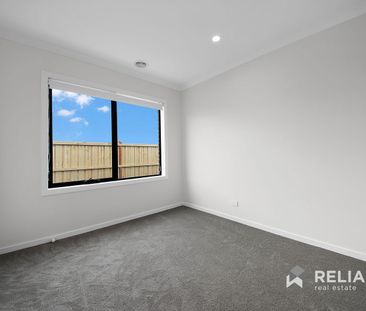 Modern 4-Bedroom Family Home in Prime Fraser Rise Location - Photo 3