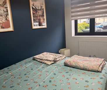 Double bedroom close to chigwel station- £880 pcm - Photo 4