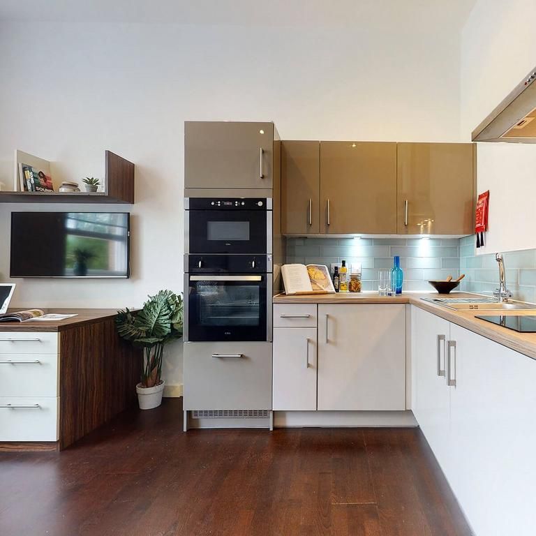 Studio to rent - Photo 1