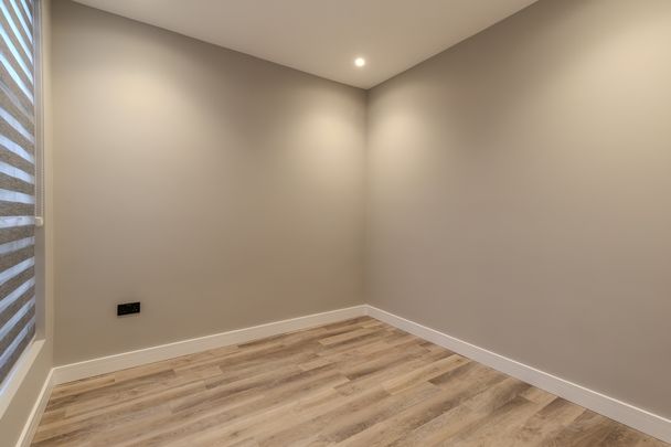 Stunning Recently Converted Ground Floor Maisonette with Smart Home Technology N20 0HD - Photo 1