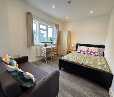 Room in a Shared House, Deanfield Gardens, CR0 - Photo 4