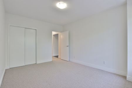 2 Bedrooms Open Concept - Photo 5