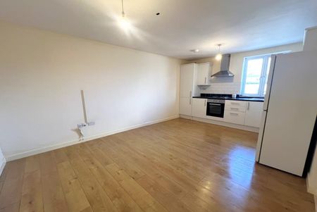 Chapel Street, Woking - 2 bedrooms Property for lettings - Seymours - Photo 2