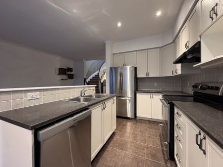 For Lease - 40 Torbec Avenue, Kanata, Ontario - Photo 3