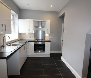 2 bedroom terraced house to rent - Photo 4