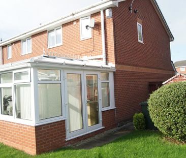 3 bedroom semi-detached house to rent - Photo 3