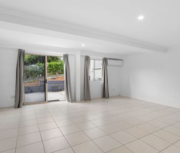 Renovated Studio in Prime Location - Photo 1