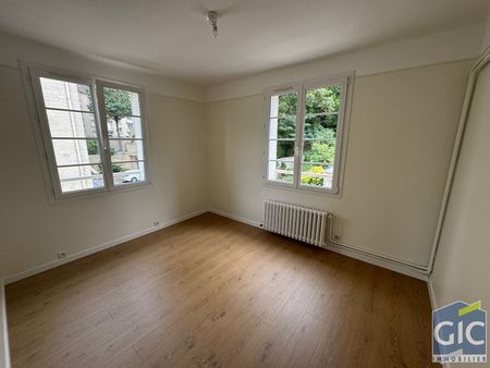 Location Appartement 5 pièces 93m² - Photo 2