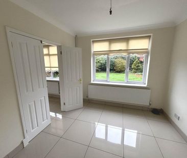 4 bedroom detached house to rent - Photo 2