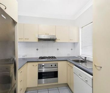 Neat & Tidy 2-Bedroom Unit in Prime Location - Photo 3