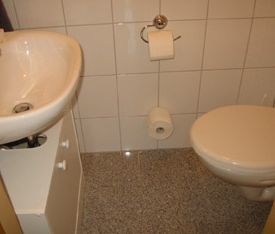 Super DG-Wohnung mit Balkon, Gäste-WC, TG-Platz, Granit-/Pakettböden, uvm. - Photo 4