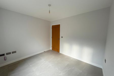3 bedroom House To Let Total Size: 1045 SQ FT - Photo 2