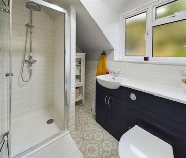 4 bedroom semi-detached house to rent - Photo 5