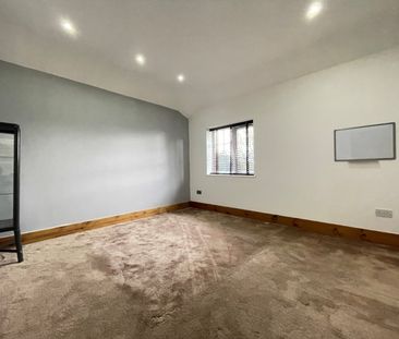4 bedroom detached house to rent - Photo 3