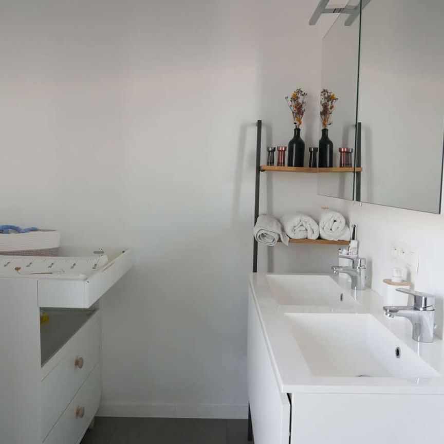 2 slaapkamers, terras, staanplaats en berging! - Foto 1