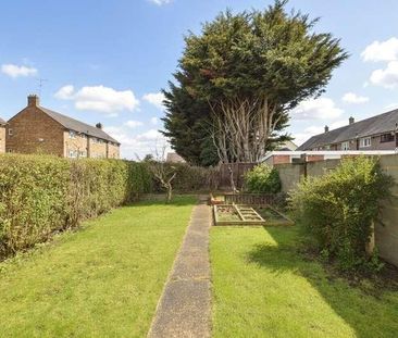 Thatches Grove, Romford, RM6 - Photo 6