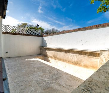 8 THE STABLES, SAINT HELEN'S WOOD, BOOTERSTOWN, BLACKROCK, CO. DUBL... - Photo 1