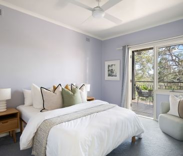 North facing with harbour views across to Castlecrag - Photo 6