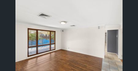 Large Executive Residence in Beachside Redhead - Photo 2