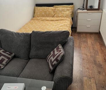 Studio to rent - Photo 5