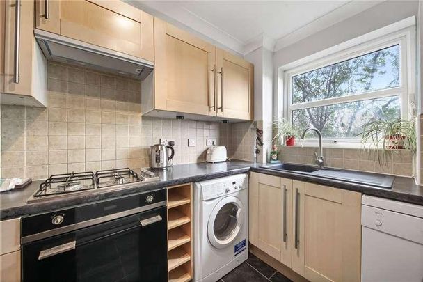 Edmeston Close, London, E9 - Photo 1