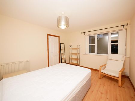 14 Ardenlee Crescent, Ravenhill Road, - Photo 5