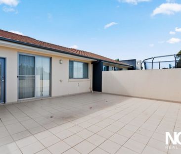 Private & Secure Two Bedroom Residence With Courtyard & Resort-Styl... - Photo 5