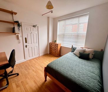 Flat 2, 49 Lower Ford Street – Student Accommodation Coventry - Photo 2