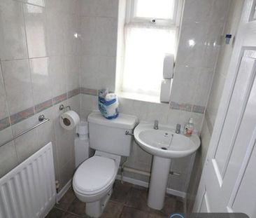 2 bedroom maisonette to rent - Photo 3