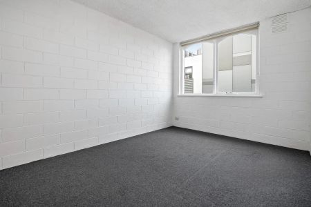 Two-Bedroom Apartment Offering Contemporary Comfort in Abbotsford's Most Connected Location - Photo 3