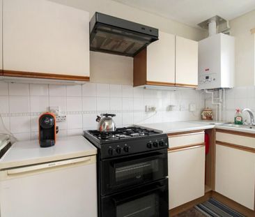 2 bedroom Flat To Let - Photo 5