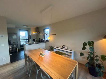 Prachtig appartement met 2 slaapkamers en autostaanplaats - Photo 5